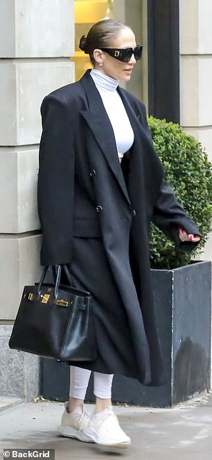 Jennifer carried an Hermès Birkin bag, which costs between $5,000 and $500,000