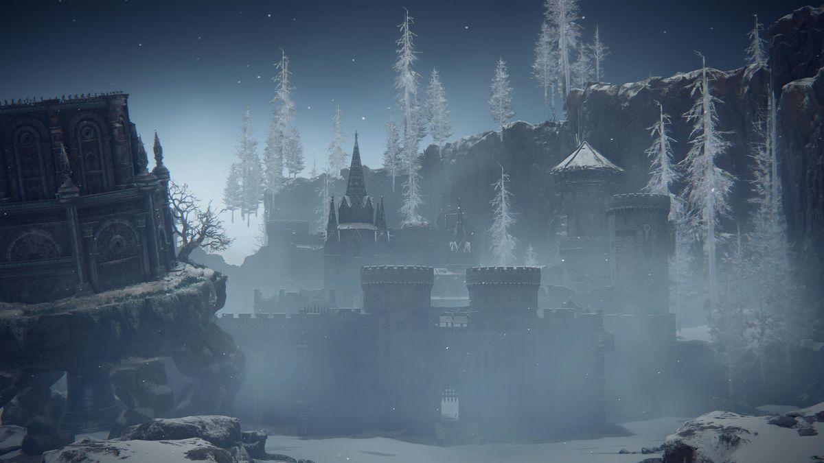 Screenshot of Elden Ring with the snowy Sol castle and a walking mausoleum in the mountain peaks of the giants.