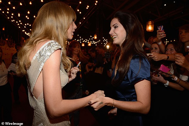 Taylor seemed thrilled when he met the Blue Jeans singer in person for the first time