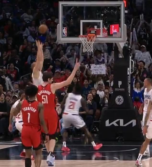 Marjanovic pointed to the crowd to indicate that he missed the shot on purpose