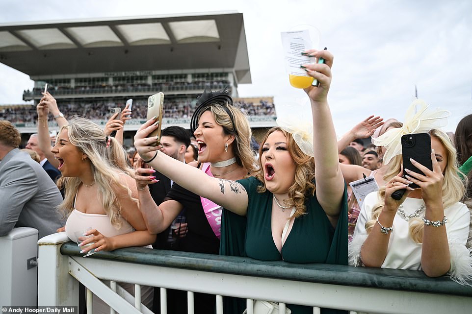 1713168075 836 SOUL OF SPORT Crowds flock to Aintree to enjoy a