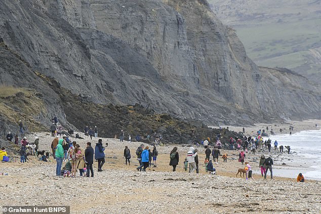 The grandparents were cut off from the rest of their family by the dramatic incident that left the children distraught and in tears