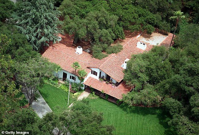 He films Blue Bloods in New York City, but comes home every two weeks to his ranch in Ventura, California, where they relax together