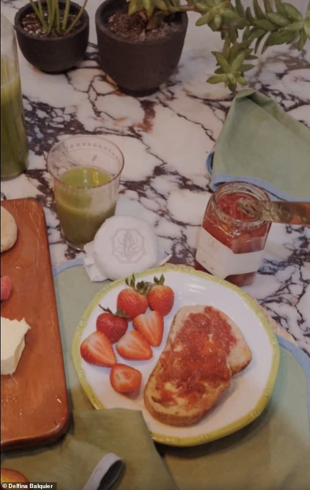 Delfina Balquier's video also showed the strawberry jam on a piece of bread