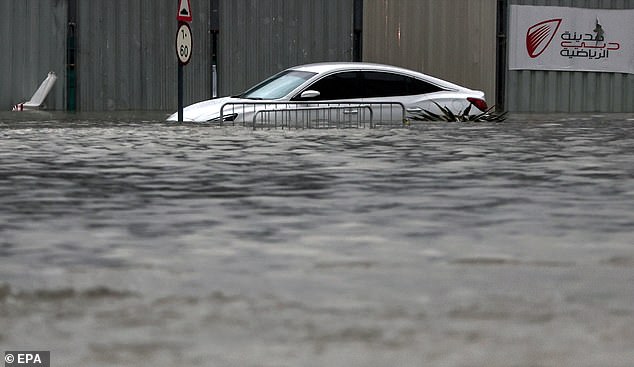 A heavy wave of thunderstorms has hit most of the UAE's major cities