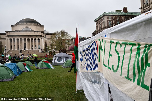 The protests are expected to last throughout the weekend, with a group of demonstrators returning to the university's main lawn on Saturday.