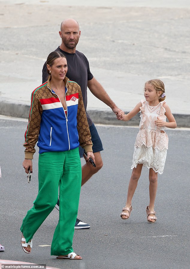 The couple and their two daughters enjoyed lunch at North Bondi RSL before taking a stroll along the famous beach