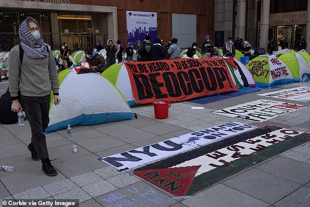 1713838336 577 NYPD cops descend on NYU anti Israel protest and start arresting