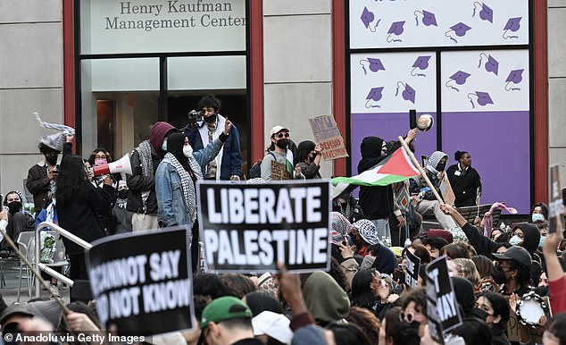 1713838339 479 NYPD cops descend on NYU anti Israel protest and start arresting