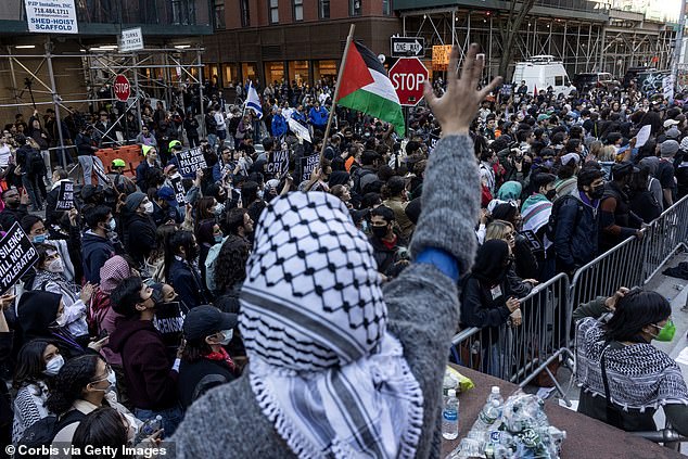 1713838362 484 NYPD cops descend on NYU anti Israel protest and start arresting