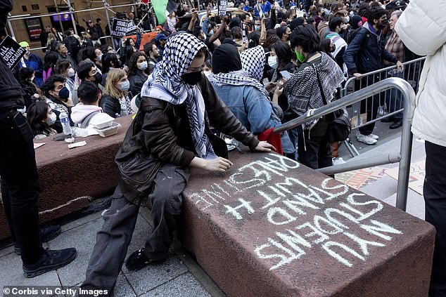 1713838364 615 NYPD cops descend on NYU anti Israel protest and start arresting