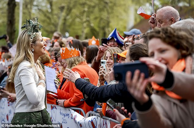 Queen Máxima addresses those present in Emmen