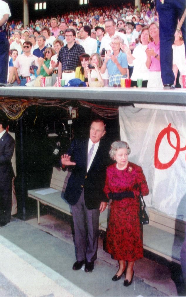 Former White House aide Dorrance Smith said the game was so boring that President George HW Bush (left) had to explain 