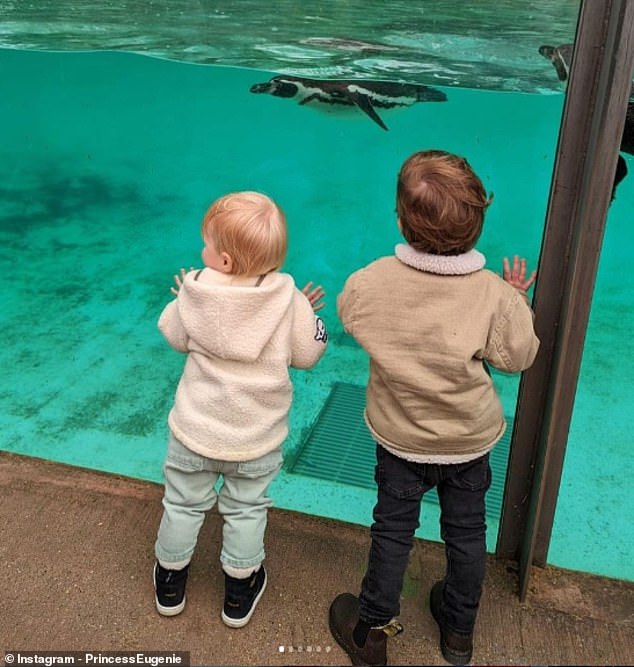 Princess Eugenie posted a sweet photo of Sienna Mapelli Mozzi, one, and her older cousin August Brooksbank, two, at London Zoo