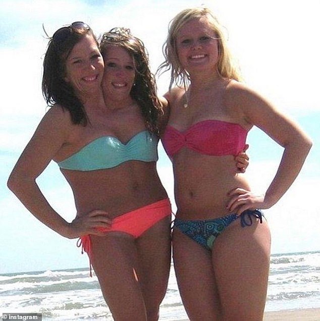 Fans have praised conjoined twins Abby and Brittany Hensel after a bikini photo of the pair with a friend resurfaced