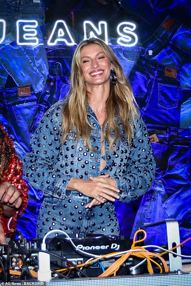 Gisele Bündchen made sure all eyes would be on her as she attended a fashion event at the Copacabana Palace in Rio de Janeiro