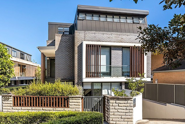 The Channel Nine sports presenter didn't share this apartment with her ex-fiance, but bought it in 2017 for $640,000 as a first-time homebuyer before putting it on the rental market in 2021 for $525 a week