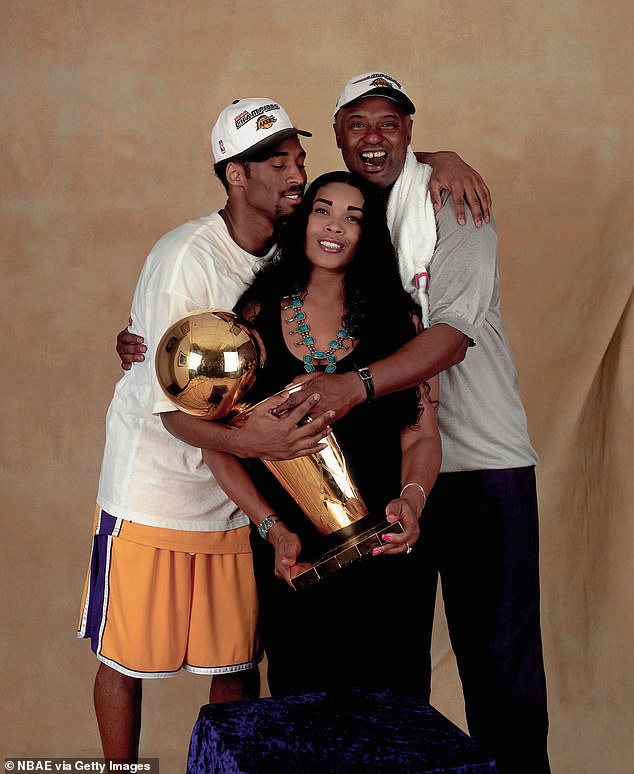 A specially made copy of the 2000 NBA title ring that Kobe Bryant gave to his parents is for sale