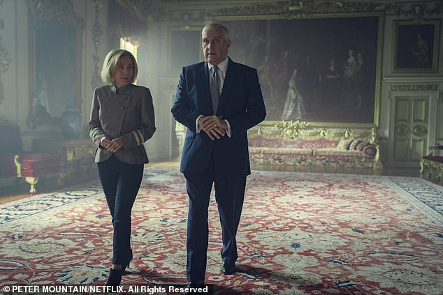 Maitlis (played by Gillian Anderson) is intelligent, composed, hardworking, in possession of a photographic memory and owner of a whippet, who never leaves her side