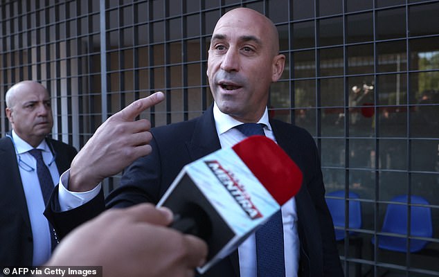 Former Spanish football president Luis Rubiales has arrived in court to testify in a corruption investigation
