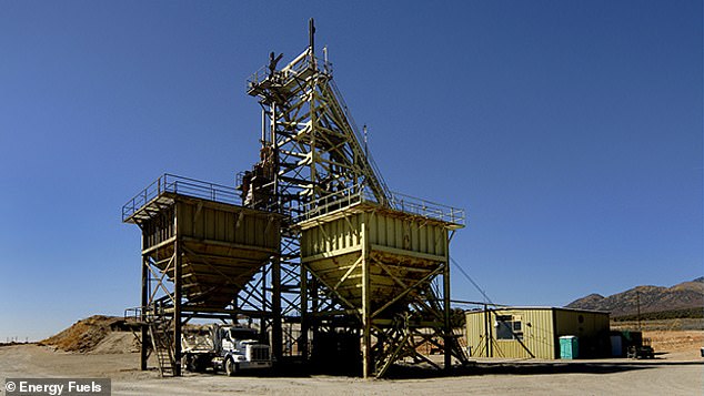 With the price of uranium rising recently, production of the precious material has returned to the Bijenkorf State.  Part of the La Sal complex can be seen here