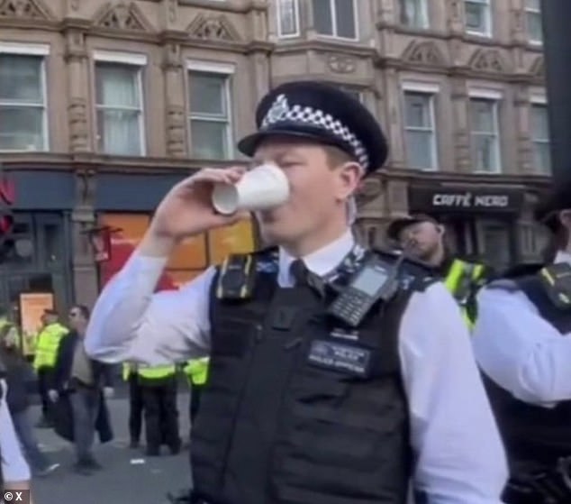 Earlier this week, X user Becky Argyle from Scotland posted a photo of an officer sipping from a disposable cup