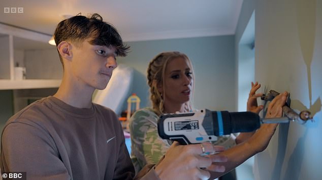 Stacey Solomon enlisted her family, including eldest son Zach, 15, as she made a major transformation on Tuesday night's series finale of Sort Your Life Out