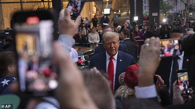 Trump visits a construction site in New York before the