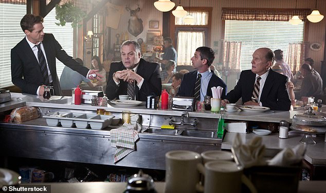 Vincent D'Onofrio and Jeremy Strong play Dale and Glen Palmer, Hank's brothers living in their small hometown in Indiana