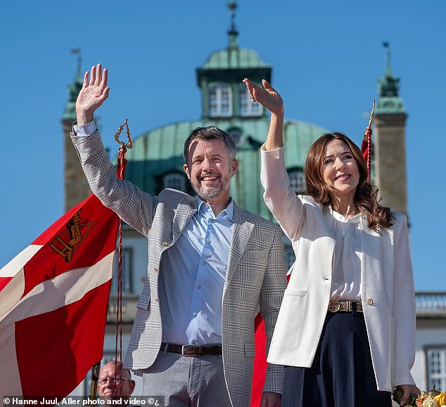 The couple presented a united front that warmed the hearts of their fans