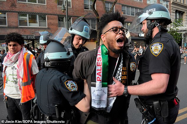 Pro-Palestinian protesters marched in Manhattan, New York City, condemning the Israeli army's military operations in Gaza