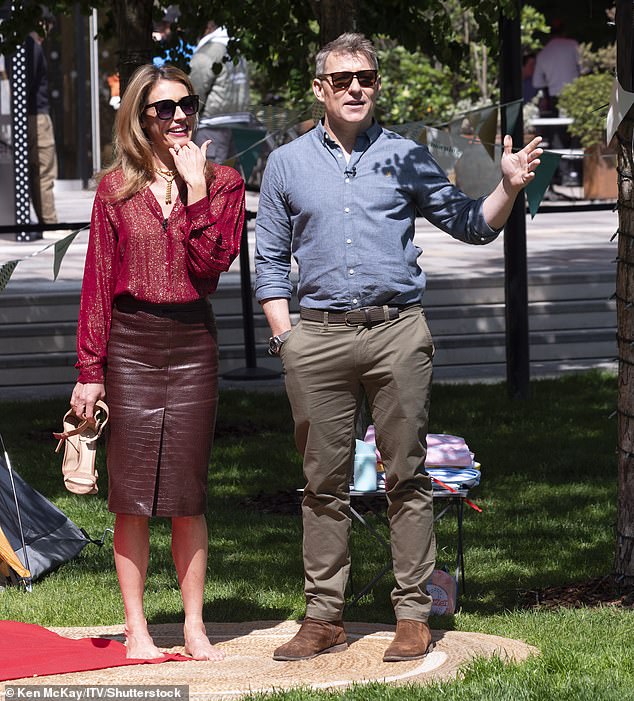 Later in the show, Cat and Ben were able to enjoy a rare sunny day in London as they headed to the Television Center for a segment, with a worn-out Cat dropping her heels to the floor.