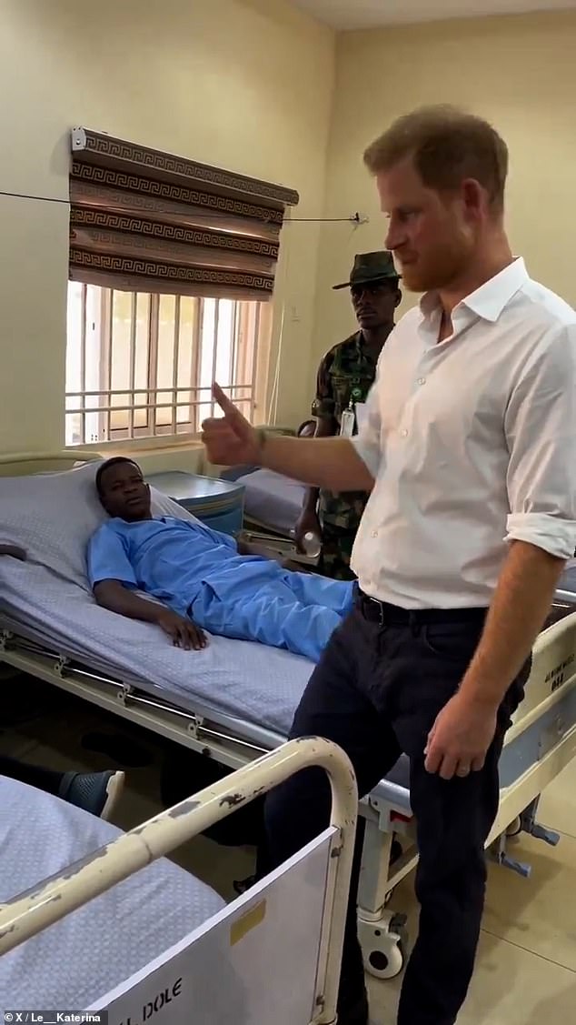 The royal family gave a thumbs up to one of the recovering young men in the ward