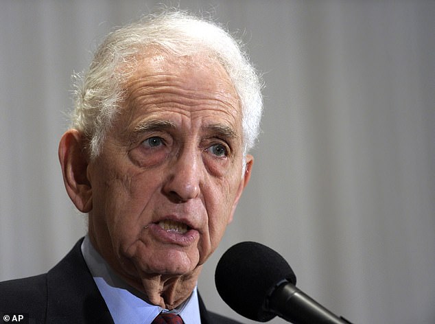 Daniel Ellsberg speaks at a press conference in 2010