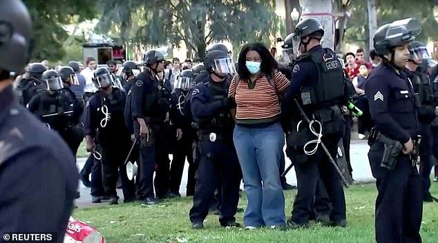 University of Southern California administrators canceled the commencement ceremony on the school's main stage due to pro-Palestinian protests (photo)