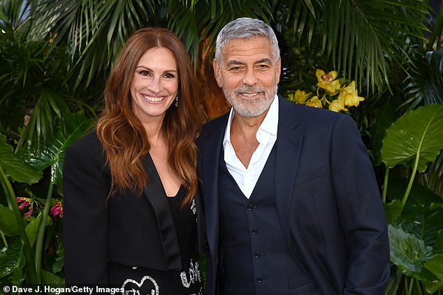 George Clooney and Julia Roberts – one of Hollywood's most famous screen couples – will do some heavy lifting for the campaign at an event in Los Angeles in June