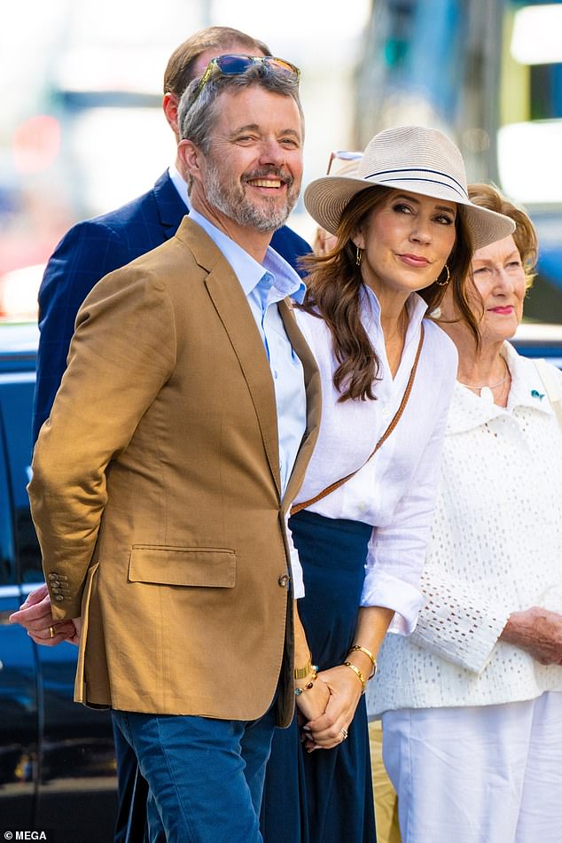 Earlier that day, Mary appeared in good spirits as she was photographed with King Frederick X and Queen Sonja of Norway