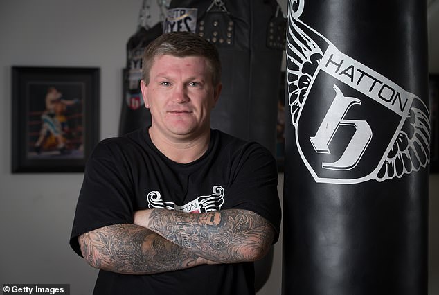 Ricky Hatton believes Fury will come out on top in the final rounds battle against Usyk