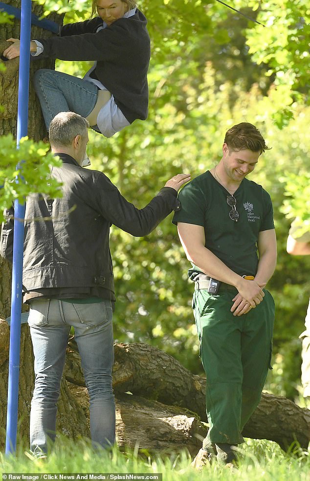 An onlooker at Hampstead Heath said: “Leo and Renee looked like they were having a great time.  There was a lot of giggling, they seemed to get along really well.