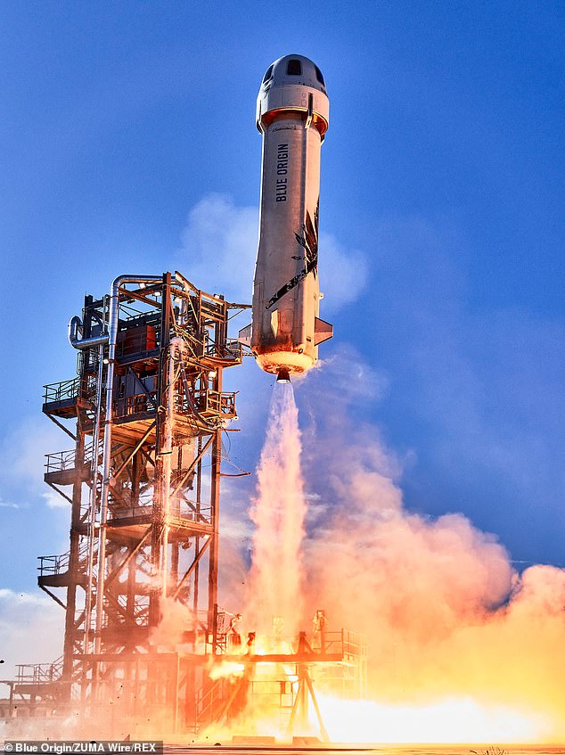 He joined the United States Air Force in 1953 and quickly became a captain.  In 1962, he entered the Air Force's Aerospace Research Pilot School to prepare for astronaut life.  (Image: Blue Origin Flight departs in 2021 with 90-year-old William Shatner on board)