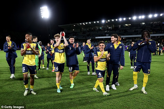 The Central Coast Mariners booked a place in the grand final after edging past Sydney FC