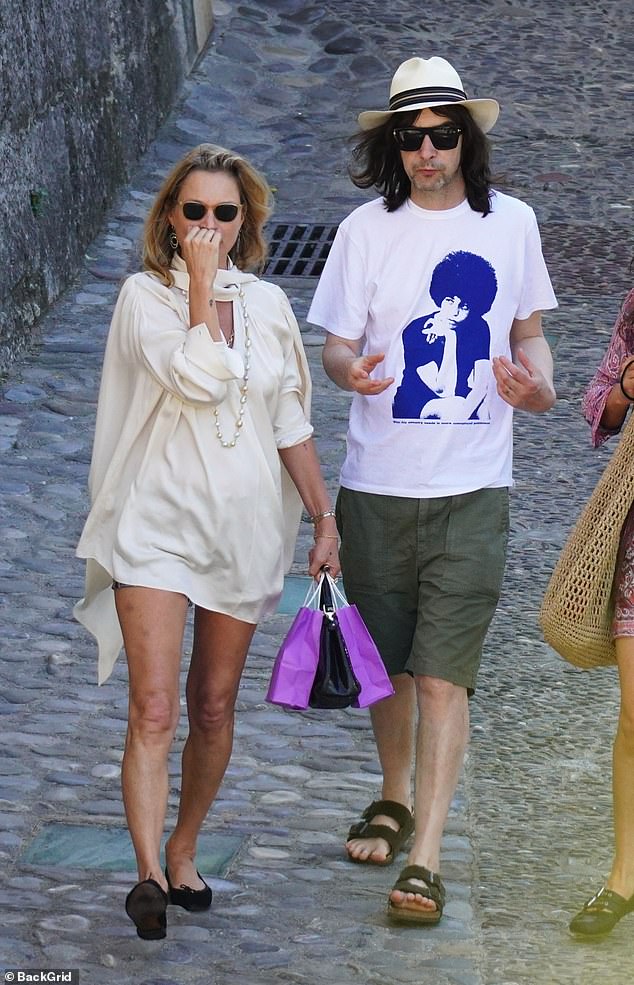 Kate had a few shopping bags with her during the outing