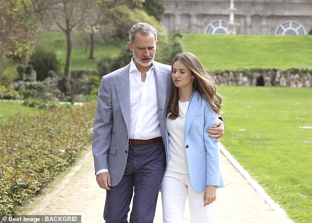 Father and daughter: King Felipe and his are around Crown Princess Leonor on the palace grounds