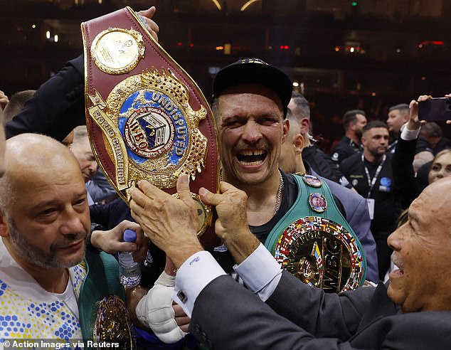 The victory made the Ukrainian the undisputed heavyweight champion of the world