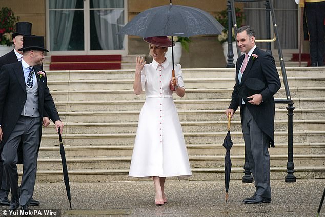 1716306768 637 Prince William is joined by Princess Beatrice for his first