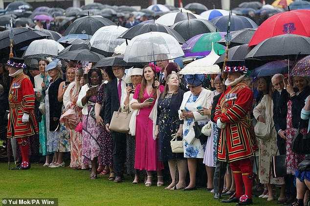 1716306783 319 Prince William is joined by Princess Beatrice for his first