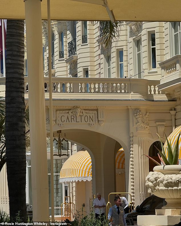 The model stayed at the luxurious Carlton hotel during her trip