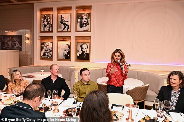 Shania (born Eilleen Edwards) stepped up to the microphone as she chatted with the dinner party's invited guests, including her second husband Frédéric Thiébaud, whom she married in 2011.