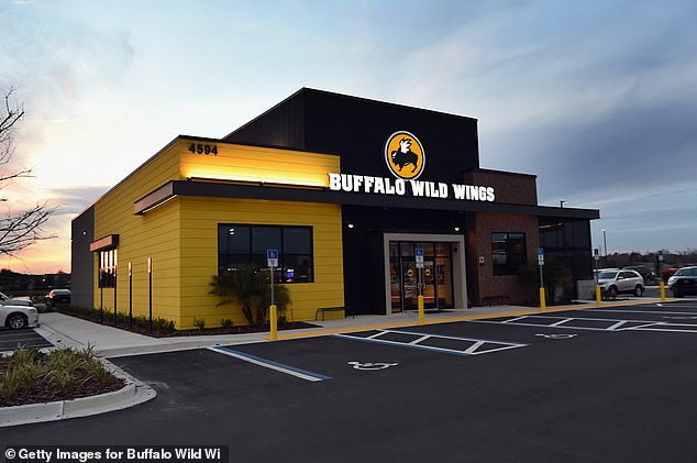 Buffalo Wild Wings announced an all-you-can-eat wing deal, while also poking fun at Red Lobster