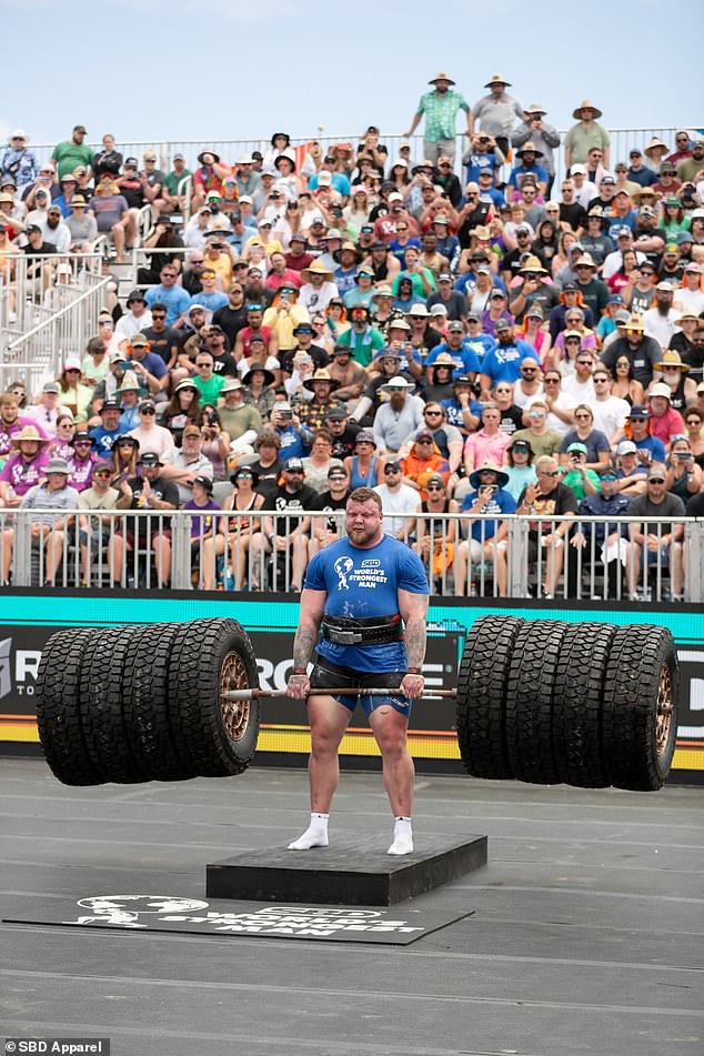 Tom Stoltman wows the South Carolina crowd with his deadlift in event No. 5
